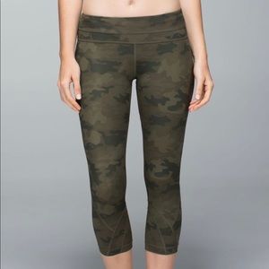 Lululemon Run: Inspire Crop II